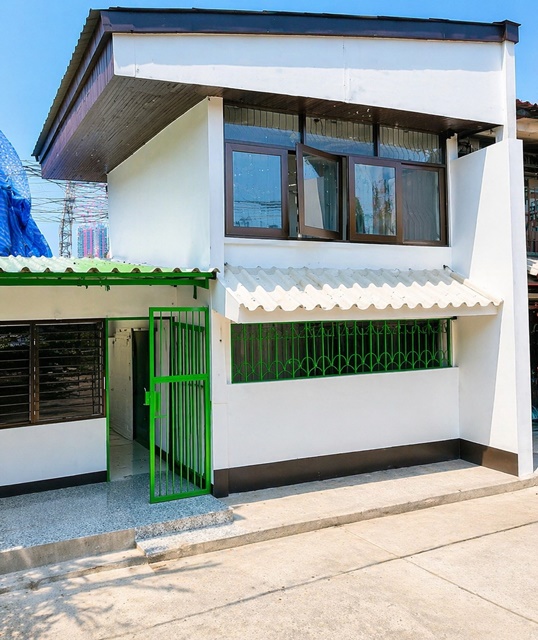 ใจกลางพญาไท  ทาวน์เฮ้าส์ 2 นอน 1 น้ำ 25 ตร.วา.200 ตร.ม. ใกล้BTS สะพานควาย 750 ม. ซ.อินทามระ 1-8  