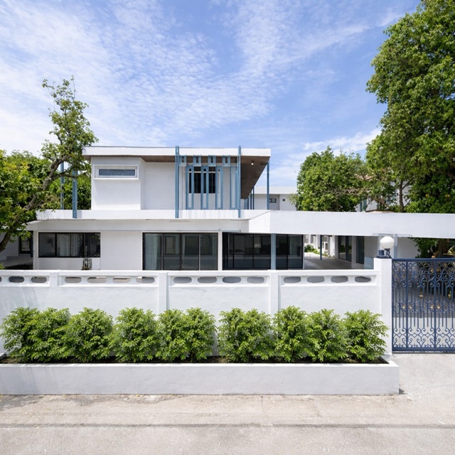  ถนนรัชดาภิเษก17-21 คฤหาสน์ 200 ตร.ว.   5นอน 5คัน  4น้ำ ใกล้ MRTรัชดาภิเษก 400 ม. MRT สุทธิสาร 900 ม.  เซ็นทรัลพระราม9 บ้านเดี่ยว 2 ชั้น 