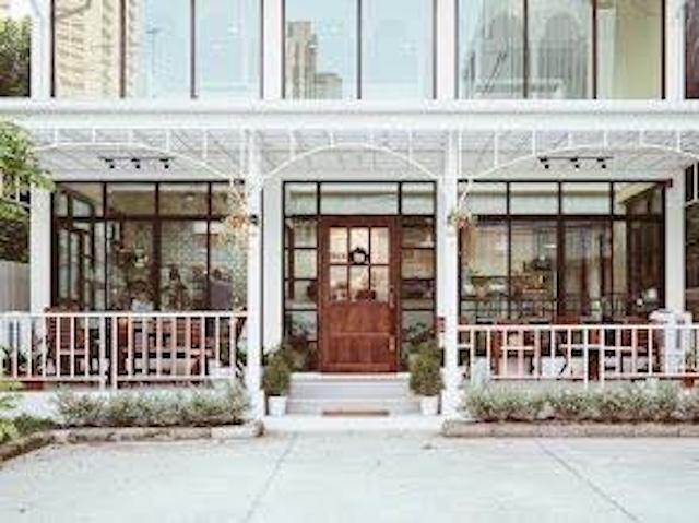 ให้เช่าอาคารพาณิชย์ 2 ชั้น 200 ตร.ม. ซอยเอกมัย 24 เหมาะทำธุรกิจ ใกล้ BTS เอกมัย