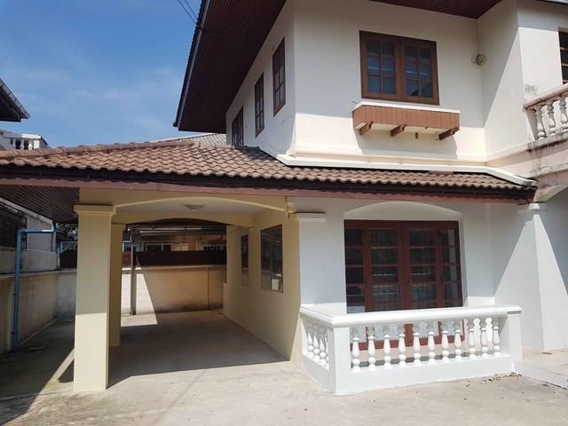  ให้เช่าโฮมออฟฟิศ  ใกล้ MRT ไฟฉาย หลังมุม ย่านบางพรม ตลิ่งชัน เชื่อมต่อถนนราชพฤกษ์ และถนนพระเทพตัดใหม่ พรานนก-สาย 4