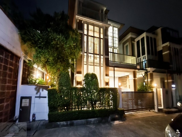 ขายบ้านเดี่ยว 3 ชั้น 310 ตรม. บ้านกลางกรุง เดอะนีซ รัชวิภา ตกแต่งเฟอร์นิเจอร์ครบ  ใกล้บองมาร์เช่