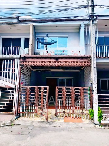 ขายด่วน! ขายบ้านพร้อมอยู่ราคาถูก ทาวน์เฮ้าส์ 2 ชั้นหมู่บ้านภัสลดา บ้านอยู่ถนนเมน หน้าบ้านโล่ง ไม่ชนใคร