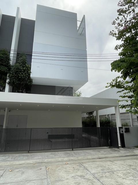 ให้เช่าโฮมออฟฟิศ 3.5 ชั้น 270 ตร.ม. โครงการอาคิน วิภาวดี หลังมุม ใกล้ดอนเมือง