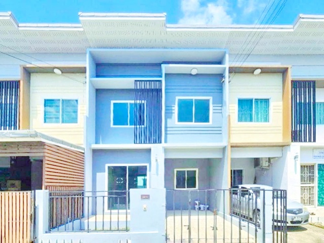 ทาวน์โฮม 2 ชั้นฟังก์ชัน 4 นอน 2 น้ำ บางบัวทอง ลำโพ  ใกล้ รร.สารสาสน์วิเทศ บางบัวทอง 900 ม คลองบางไผ่ 