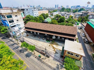 ขายสิ่งปลูกสร้างพร้อมร้านอาหาร(ปิ้งย่าง) 503 ตารางเมตร ต้นซอยจรัญสนิทวงศ์ 32 พร้อมสัญญาเช่าระยะยาว 18 ปี บนที่ดิน 256 ตารางวา ราคาพิเศษ!!