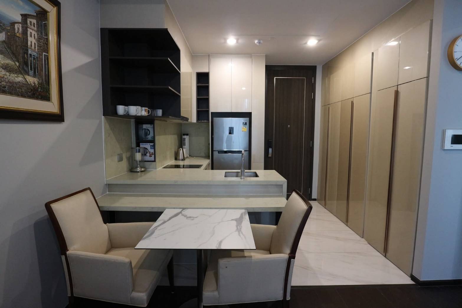 ขายคอนโดหรู LAVIQ สุขุมวิท 57 1 ห้องนอน พร้อมอยู่ 9.9ล้าน 0909862154