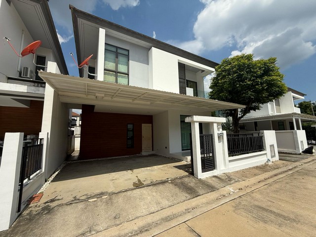  ให้เช่าบ้านเดี่ยว 3 ห้องนอน 3 ห้องน้ำเฟอร์นิเจอร์ครบ  รามคำแหง 94 ใกล้ โรงเรียนเตรียมอุดมน้อมเกล้า