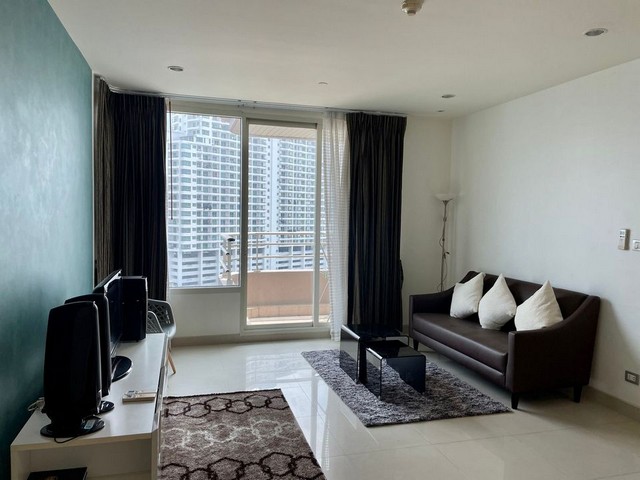 Condo For Rent "Watermark Chaophraya River" -- 2 Beds 95 Sq.m. 35,000 Baht -- Luxury condominium and next to the Chao Phraya River!