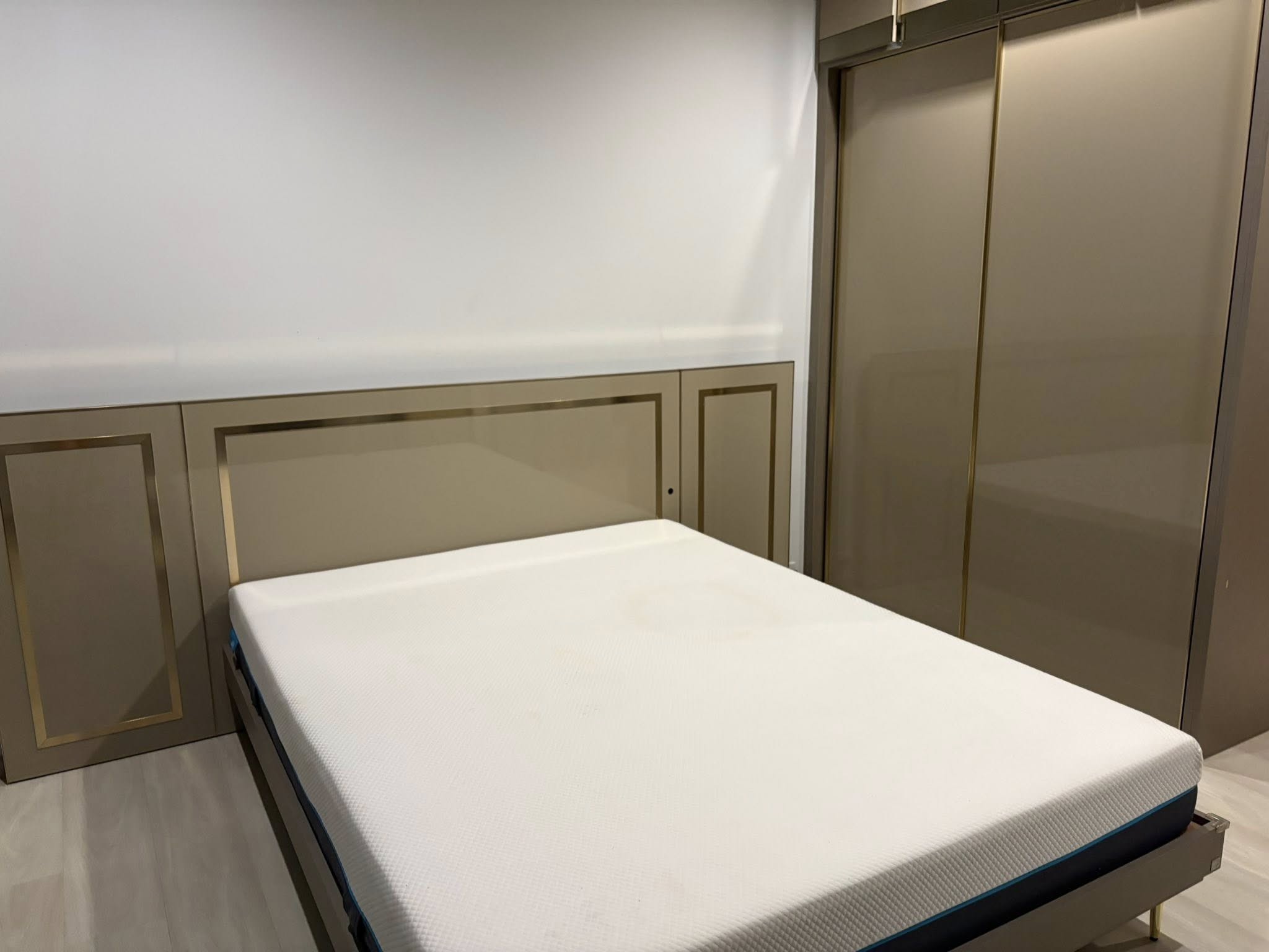 Life One Wireless Private Clean 21st Floor,BTS PloenChit
