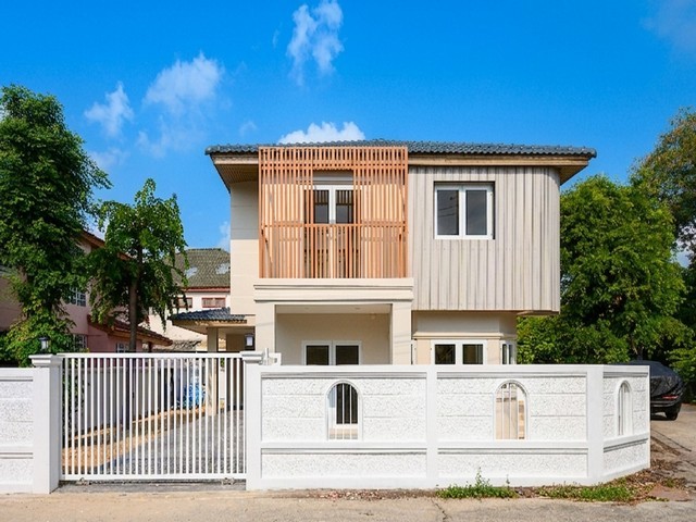 T26-096 ขาย บ้าน - ใกล้กับ ใกล้รถไฟฟ้า ใกล้ทางด่วน  ห้องนอน 4 ห้อง ห้องน้ำ 3 ห้อง 9900000 บาท กรุงเทพ