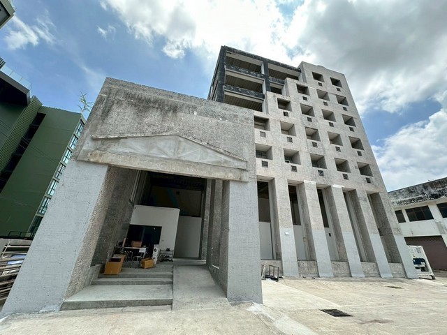 ขายสำนักงาน 7 ชั้นพร้อมโกดัง  ใกล้รถไฟฟ้า สถานีสวนหลวง ร.9ใกล้ซีคอนสแควร์, พาราไดซ์ พาร์ค, ตลาดรถไฟศรีนครินทร์ สวนหลวง ร.9ซอย ศรีนครินทร์ 40