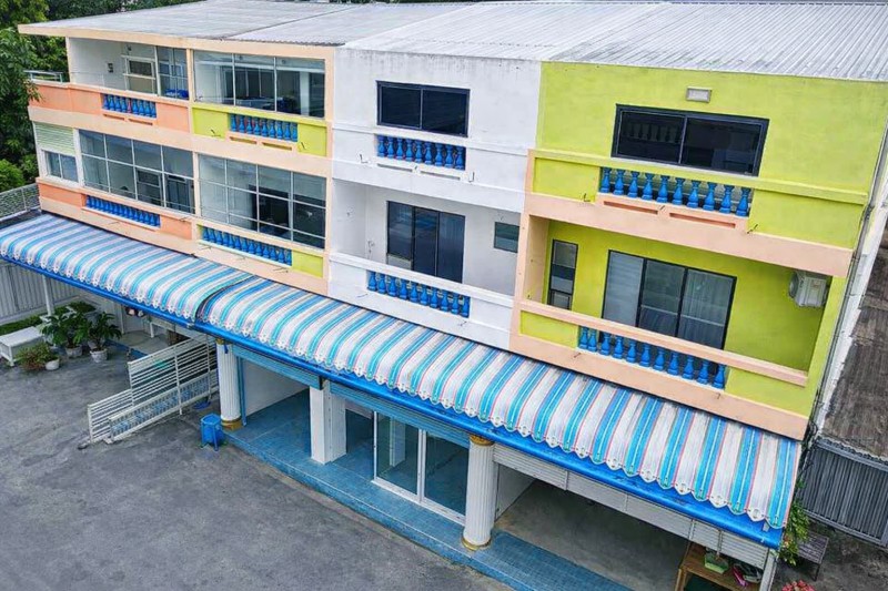 อาคารพาณิชย์ 3 ชั้น 4 นอน กาญจนบุรี บ้านใต้  สะพานข้ามแม่น้ำแคว แม่กลอง   3 น้ำ ขนาด 24 ตร.ว.288 ตร.ม.1จอดรถ ใกล้ตลาดชุกโดน 300 ม.