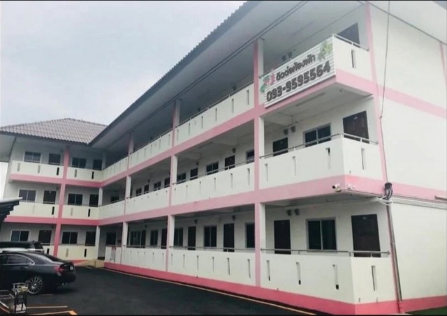 ขายหอพัก 3ชั้น เนื้อที่200ตรว ถนนบ้านกล้วยไทรน้อย นนทบุรี ปรับปรุงใหม่ มีแบบห้องแอร์ เฟอร์ครบ