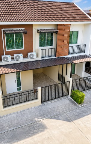 2 ชั้น 20 ตร.ว.  เกษตร-นวมินทร์ลาดปลาเค้าพิทยาคม  ทาวน์เฮ้าส์ 3 นอน 2 น้ำ ใกล้รร.300 ม. 200 ตร.ม.วัดลาดปลาเค้า 500 ม.