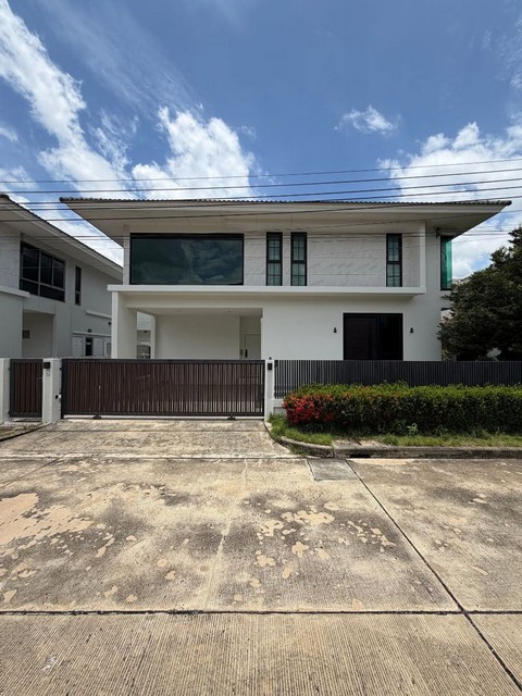 ให้เช่าบ้านเดี่ยว 2 ชั้น 222 ตรม. 3 ห้องนอน หมู่บ้าน Perfect Place พระราม 9 - กรุงเทพกรีฑา ใกล้นานาชาติ Brighton และ Wellington