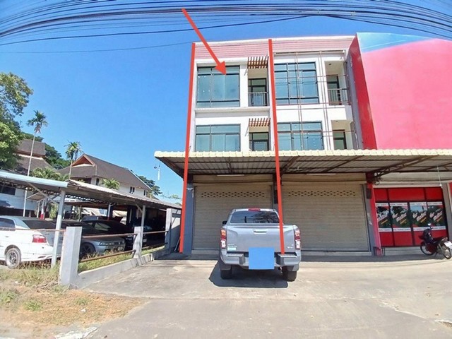 ขายอาคารพาณิชย์เมืองเชียงใหม่ 3 ชั้น  ถนนสมโภชเชียงใหม่ 700 ปี  ใกล้โฮมโปรเชียงใหม่ สันทราย
