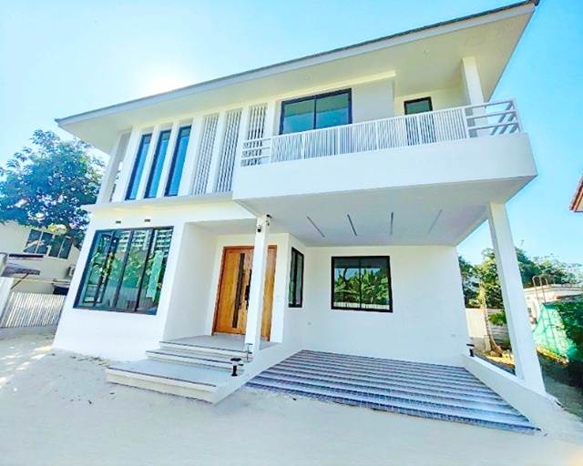 คฤหาสน์ 2 ชั้น 5นอน MRTลาดพร้าว 1.5กม. 100 ตร.ว. 300 ตร.ม. รัชดา34-38 เซ็นทรัล ลาดพร้าว 2.5 กม.  Double Volume ม.ราชภัฏจันทรเกษม 1.3 กม.