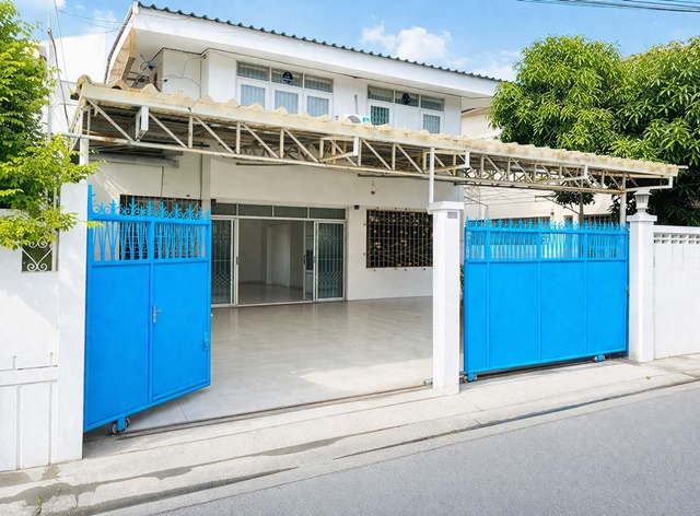 ใกล้ MRT สุทธิสาร 450ม. จอดรถในบ้านได้ 3 คัน คฤหาสน์  2 ชั้น 4 นอน 2 น้ำ 50 ตร.ว.300 ตร.ม. 