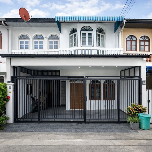 สัมมากร รามคำแหง 114 -124 ทาวน์เฮาส์ 2 คูหา 3นอน 4แอร์ 3 น้ำ รพ.เกษมราษฎร์ รามคำแหง 750ม. 40 ตร.ว. 320 ตร.ม. รร.เตรียมอุดมน้อมเกล้า 900ม. 