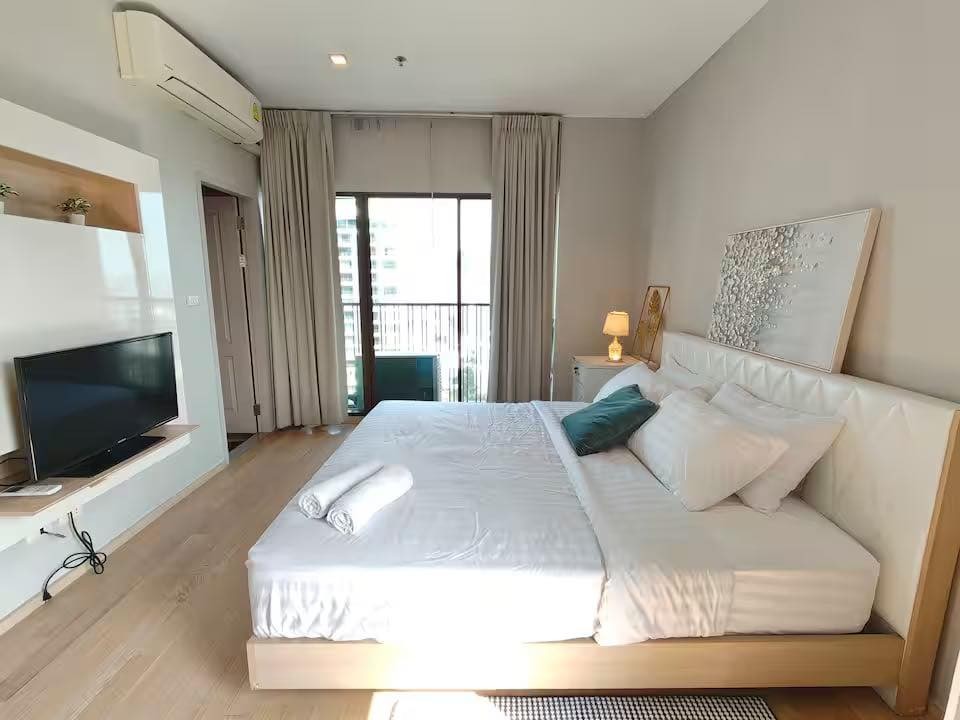 Noble Refine Sukhumvit 26 clean 25th floor BTS PhromPhong