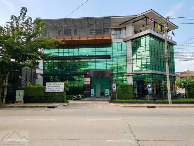 ขายอาคารพาณิชย์ 4 ชั้น 1,700 ตร.ม. มีชั้นดาดฟ้า พร้อมลิฟต์ หลังมุม ถนนคู้บอน