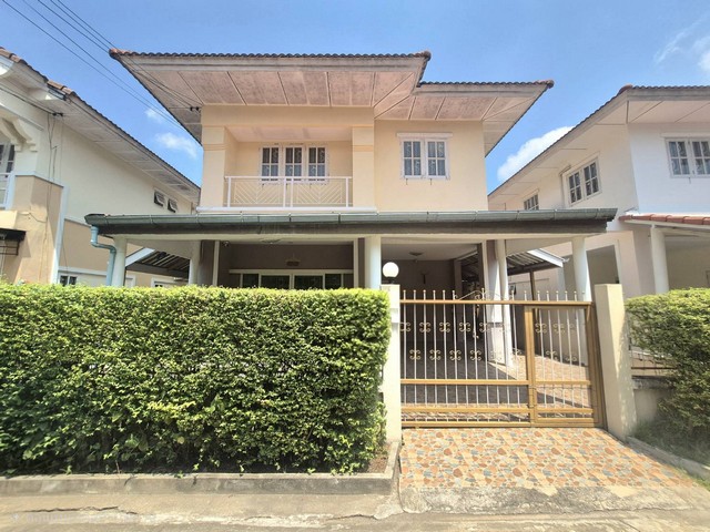 หมู่บ้านบุรีรมย์ วงแหวนฯ - ปิ่นเกล้า  ซอยวัดพระเงิน ถนนกาญจนภิเษก นนทบุรี  บ้านแฝดตามสภาพ พร้อมส่วนต่อเติม ต่ำกว่าราคาประเมิน คุยต่อรองได้ 