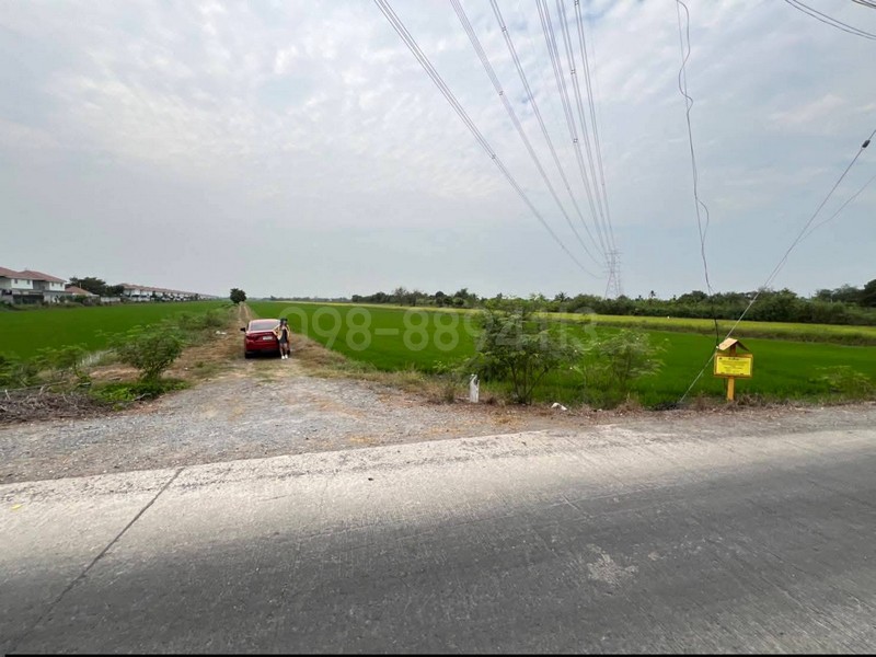 ขายที่ดิน ไทรน้อย นนทบุรี 2 แปลง ต.ไทรน้อย และ ต.ทวีวัฒนา เนื้อที่ รวม ประมาณ 30 ไร่ เดินทางสะดวก เชื่อมต่อถนนหลายสาย