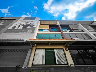 ขายถูกตึกแถวอาคารพาณิชย์ 3 ชั้น เนินพระระยอง 23.8 ตร.วา ใช้สอย 150 ตร.ม.ทำเลคึกคัก เหมาะลงทุนและพักอาศัย !!