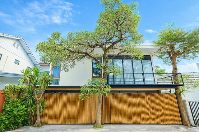 บ้านเดี่ยว 2 ชั้น  71 ตร.วา. 350 ตร.ม. ใกล้ MRTโชคชัย4 Japanese ลาดพร้าว คฤหาสน์หลังมุม 2-3นอน 3 น้ำ เดอะวอล์ค 900 ม