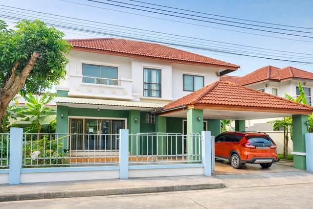 บ้านเดี่ยว 2 ชั้น 50 ตร.วา.สุกี้ตี๋น้อย 1.38 กม.  200 ตร.ม รังสิต-นครนายก 4 นอน 3 น้ำ บ้านหลังใหญ่  ถ.พระองค์เจ้าสายคลอง 4 