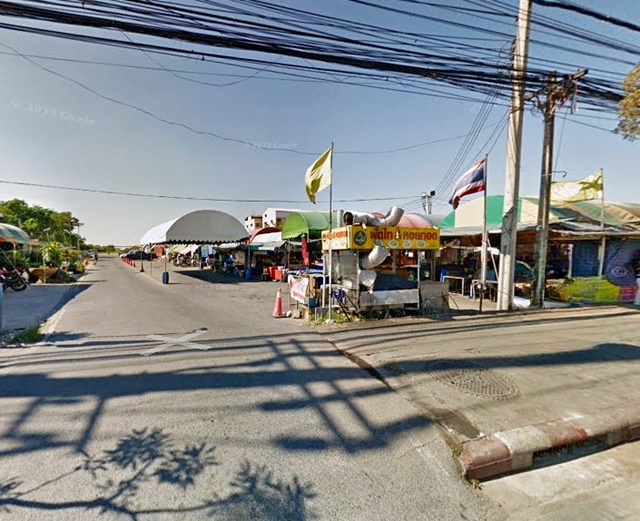 ติดถนนฉลองกรุง  ซอยฉลองกรุง 37–40  หน้านิคมอุตสาหกรรมลาดกระบัง ลำปลาทิว ให้เช่าที่ดิน 33 ไร่ 