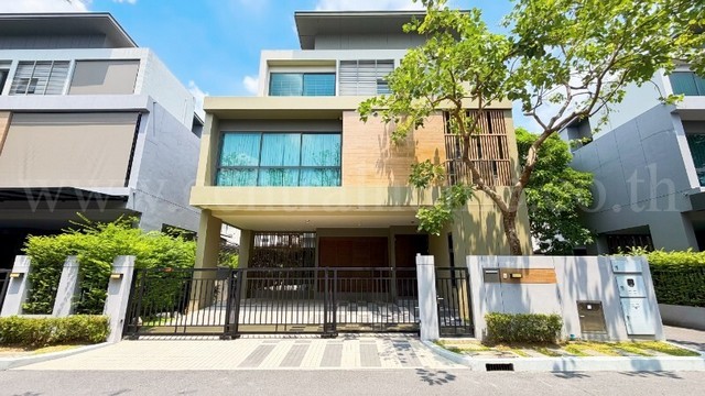 ลดราคา บ้านเดี่ยว 3 ชั้น หลังกลาง หน้าบ้านไม่ชนใคร Grand Bangkok Boulevard ราชพฤกษ์-พระราม 5