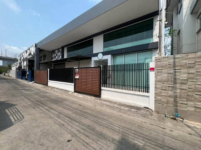 รหัสC7208 ให้เช่าโกดังพร้อมสำนักงาน 2ชั้น ย่านถนนรามคำแหง ใกล้ AirportLink สถานีรามคำแหง