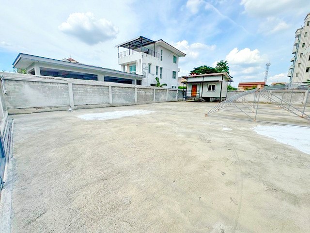 ที่ดินเทคอนกรีต อาคาร  144 ตร.ว. 576 ตร.ม รถไฟฟ้าสีส้ม กกท. 520ม.  ราชมังคลากีฬาสถาน  ลาดพร้าว118-128 รามคำแหง18-26