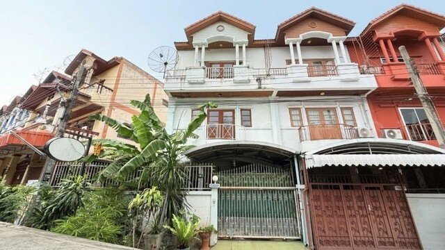 ทาวน์เฮ้าส์ 3 ชั้น บ้านร่มไทร ซอยกำนันแม้น 7 บางบอน MRT บางแค
