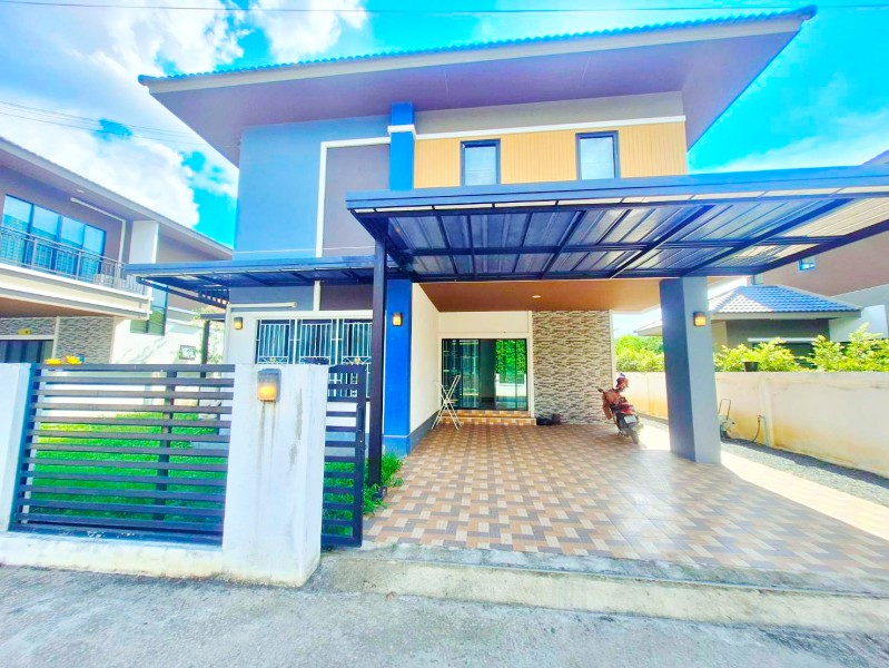 เซ็นทรัล เชียงใหม่ 3.7กม.  รร.นานาชาตินครพายัพ 900 ม.บ้าน2ชั้น แยกลิขิตชีวัน 500 ม.4นอน 3 น้ำ  60ตร.ว.180ตร.ม.พร้อมเฟอร์ฯครบ