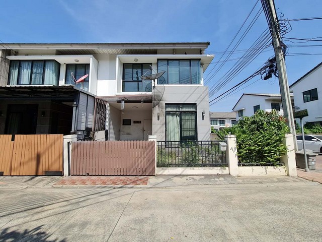 ขายทาวน์เฮ้าส์  หมู่บ้านเดอะวิลล่า บางบัวทอง ถนนกาญจนาภิเษก นนทบุรี