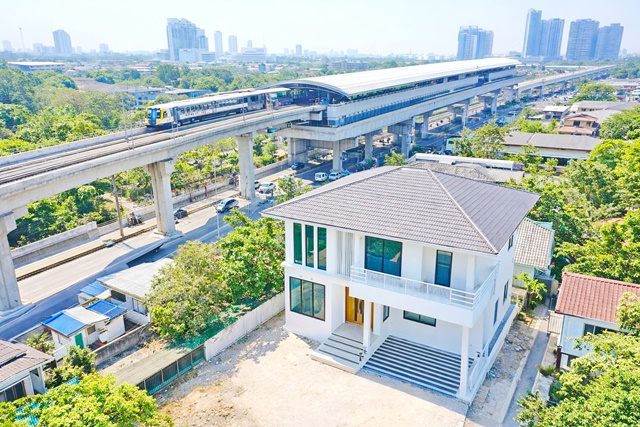  รัชดา34-38 คฤหาสน์ 2 ชั้น 5นอน MRTลาดพร้าว 1.5กม.เซ็นทรัล ลาดพร้าว 2.5 กม. 100 ตร.ว. 300 ตร.ม.  Double Volume ม.ราชภัฏจันทรเกษม 1.3 กม.