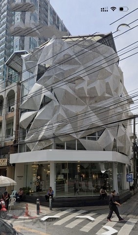 ให้เช่าอาคาร 4 ชั้น 2 คูหา ย่านทองหล่อ 500 ตรม. ริมถนนทองหล่อ 23 ทำเลทอง เหมาะทำโชว์รูม คลินิค สำนักงาน 