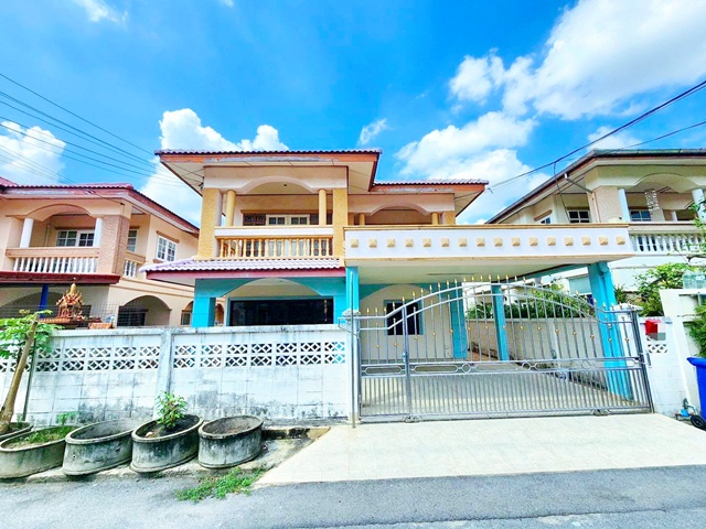 ใกล้ MRTแยกบางพลู 2.9กม. เซ็นทรัล เวสต์เกต 2.5กม. บ้านเดี่ยว 2ชั้น 4นอน 3น้ำ  54 ตร.ว. 220 ตร.ม. 