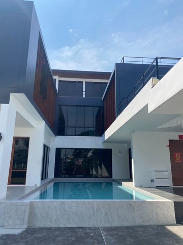 รหัสC7112 ให้เช่า ขายบ้านเดี่ยว 3 ชั้น Luxuly Pool villa ทำเลสุขุมวิท 62  ใกล้ BTS บางจาก