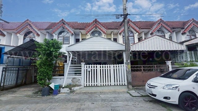 ราคาพิเศษ ทาวน์เฮ้าส์ บ้านเพชรไพลินวิลล์ ซอยพระยาสุเรนทร์ 30 คลองสามวา