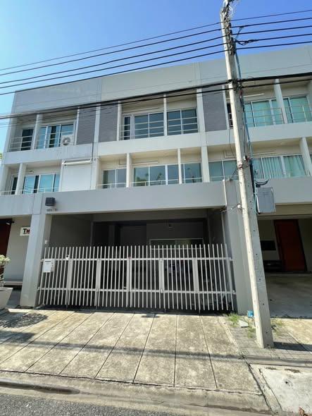 HR 9722 ให้เช่าทาวน์โฮม 3 ชั้น 200 ตรม 3 ห้องนอน โครงการ โนเบิลคิวบ์ พัฒนาการ 
