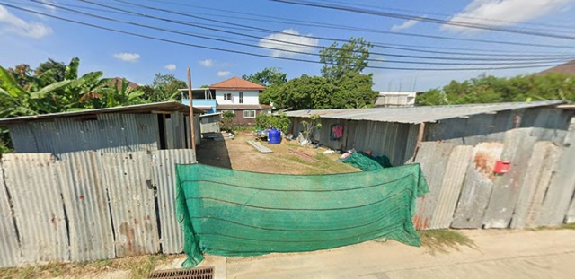 ที่ดินเปล่าถมแล้ว  บ้านพักคนงาน  ใกล้สี่แยกทศกัณฑ์ 700 ม.ขนาด 165 ตร.ว.ทำเลดี บางแวก89-95  พื้นที่รวม 660 ตร.ม. และร้านสะดวกซื้อ 