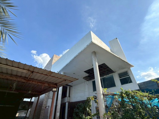 ขายบ้านพร้อมโกดังผืนใหญ่ 1 ไร่กว่า แขวงสามวาตะวันออก  เขตคลองสามวา,กรุงเทพมหานคร
