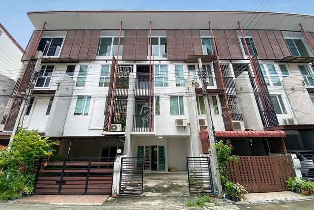 ขาย-ให้เช่า 11,000/เดือน ทาวน์โฮม 3 ชั้น ดิ แอททิค แจ้งวัฒนะ-ปากเกร็ด