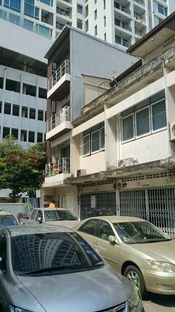 ขายตึกแถว 2.75 ชั้น 16.6 ตรว. 3 ห้องนอน 3 ห้องน้ำ ถนนเพชรบุรี ซอย9 เข้าซอย150เมตร จอดรถได้