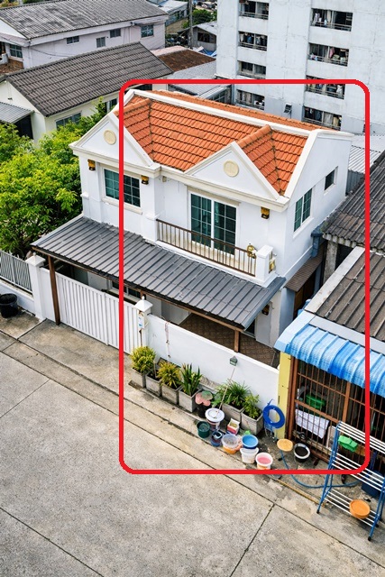 MRT บางกะปิ 800 ม. บิ๊กซี ลาดพร้าว 900 ม. โลตัส บางกะปิ 900 ม.บ้านเดี่ยว 4 นอน 2 น้ำ  MRTเดอะมอลล์ บางกะปิ 400 ม. 50 ตร.ว. 200 ตร.ม. 