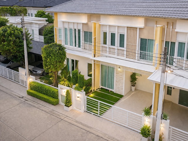 ตลาดครอบครัว บางกรวย 300ม. 4แอร์ บ้าน 2ชั้น ปิ่นเกล้า-จรัญสนิทวงศ์ ทาวน์โฮม 3นอน สะพานพระราม7 