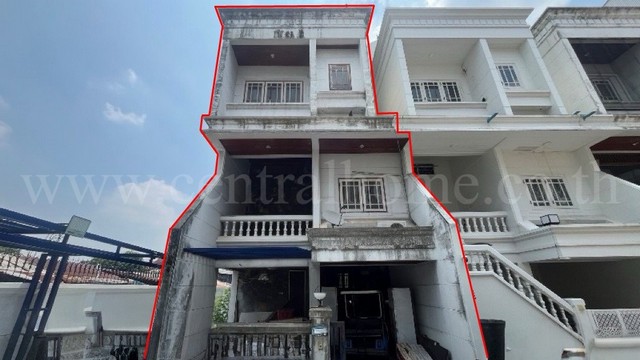 ทาวน์เฮ้าส์ 3 ชั้น ซอยงามวงศ์วาน 47 โครงสร้างดี แปลงริม เหมาะลงทุนรีโนเวท